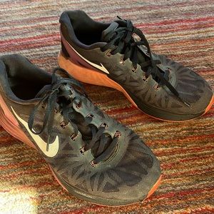 Nike Running Shoes Black & Orange Size 8